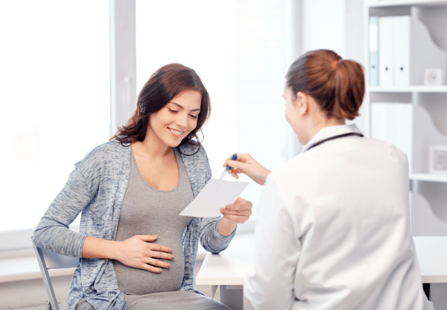 pregnant women with doctor